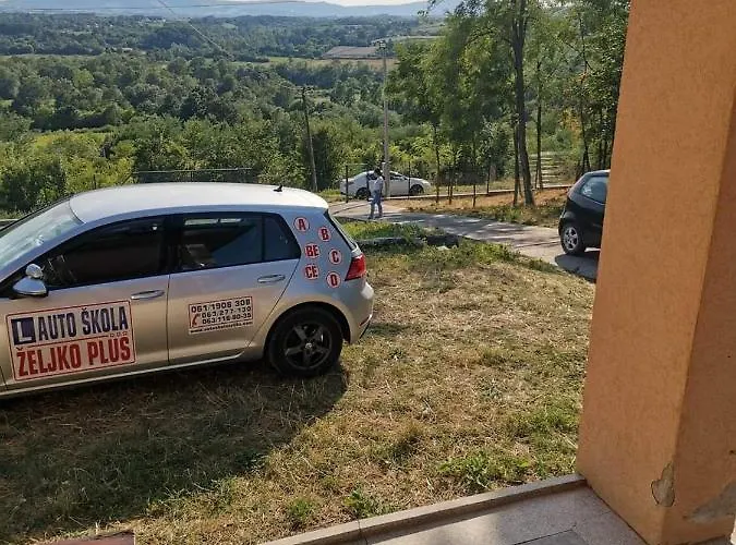 Sumadijska Panorama 別荘 Topola